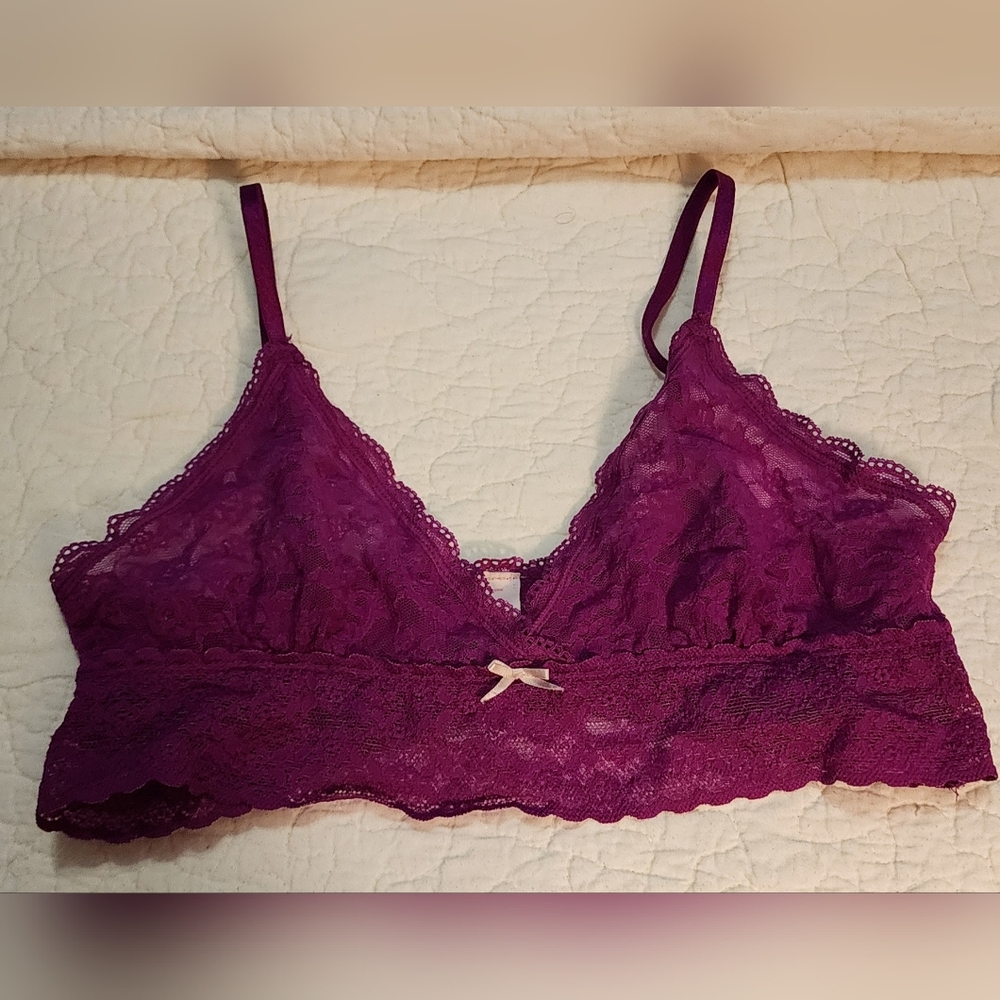 Victoria's Secret Lace Bra,  Unlined Cup, Elastic Lace Edge, Size SP